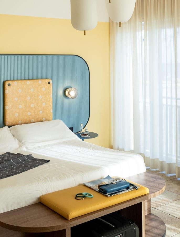 Hotel Jolly Roger Pietra Ligure Exteriör bild